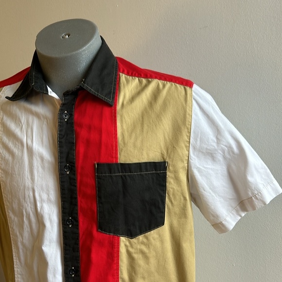 Urban Outfitters Short Sleeve Button Down Shirt Medium - Picture 6 of 7